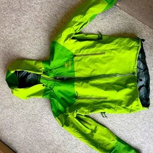 Arcteryx Beta AR Mens Jacket Large, Green Gore Tex Shell